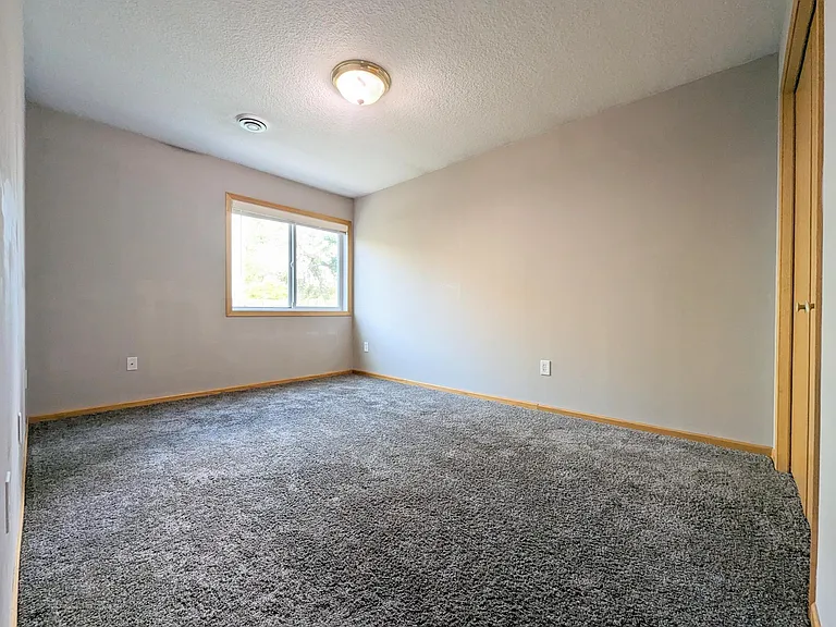 1140 Greenvale Ave W #C — Photo 6