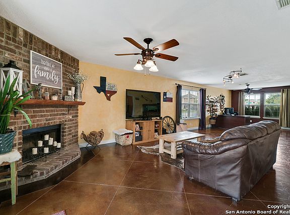5th image of 839 Southwind Dr
