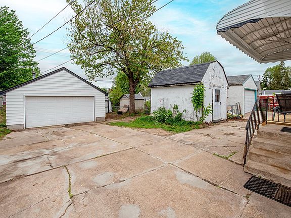 5th image of 2159 Nortonia Ave