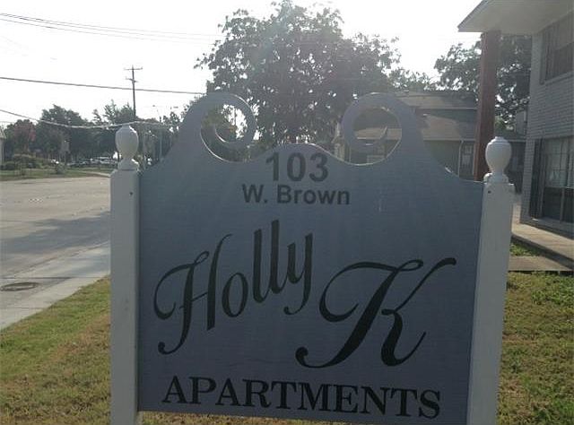 1st image of 103 W Brown St #4