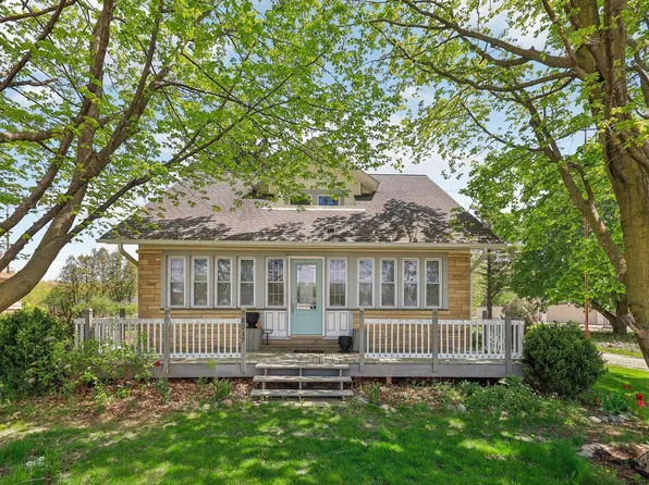 8037 Big Bend ROAD, Waterford, WI 53185