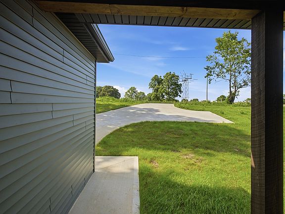 4th image of 1496 Jones Creek Rd