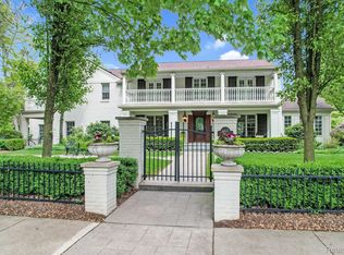 1378 Lyonhurst St, Birmingham, MI 48009