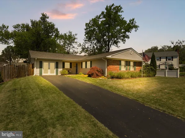 13221 Parson Ln, Fairfax, VA 22033