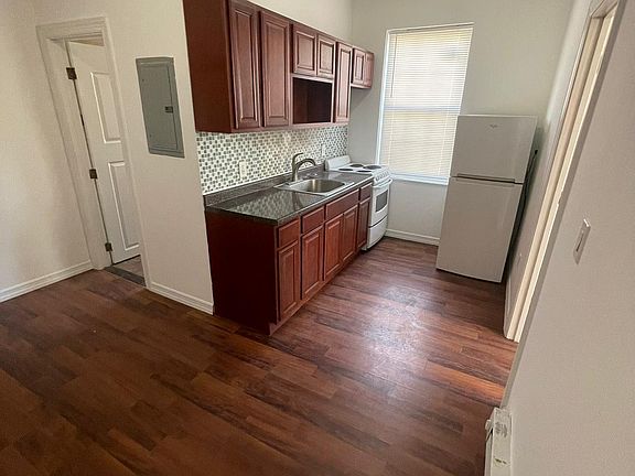 4th image of 1101 W Lehigh Ave #1-2