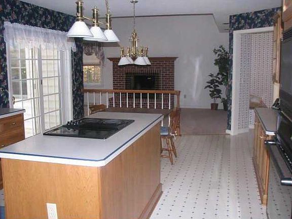 4th image of 523 Shadow Oaks Dr