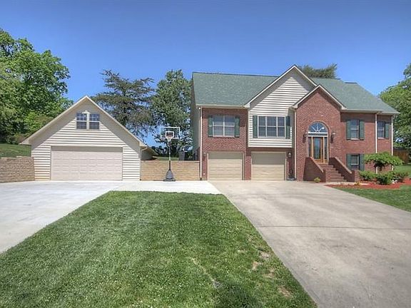 2nd image of 252 Golden Pond Dr