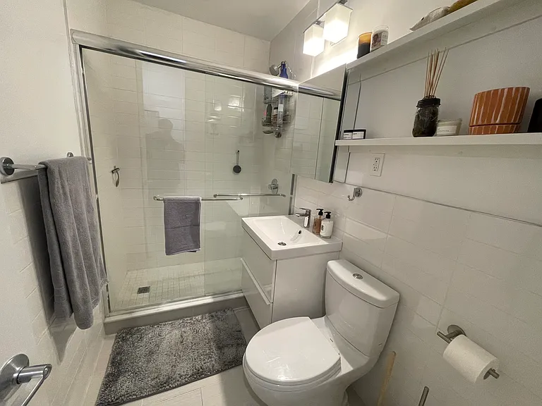 528 E 85th St #5C — Photo 3