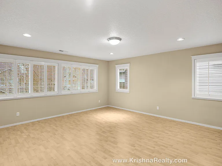 491 NE 63rd Way — Photo 21