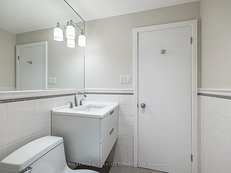 40 Emerald Cres #1 — Photo 24