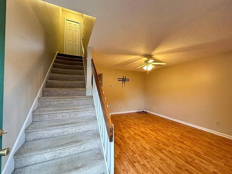 305 Elmer St #12 — Photo 2