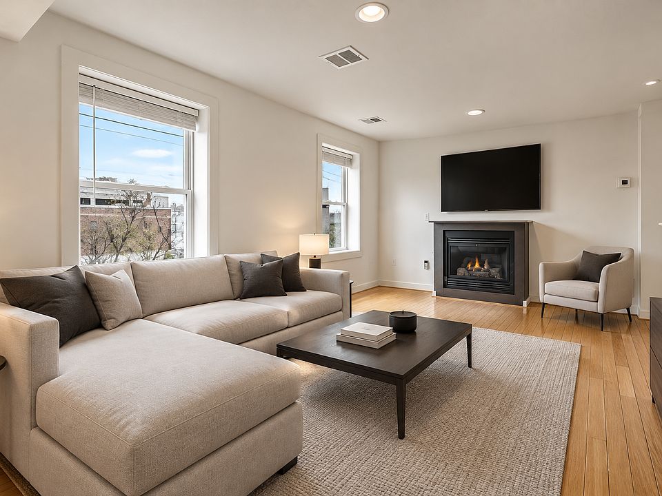 1st image of 921 Lombard St #A3