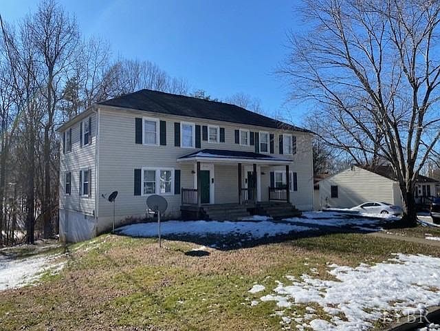 2nd image of 415 Putney St