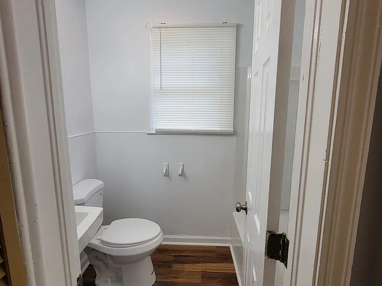 1418 Winston Dr — Photo 13