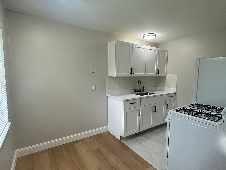 Kitchen/Dining Space