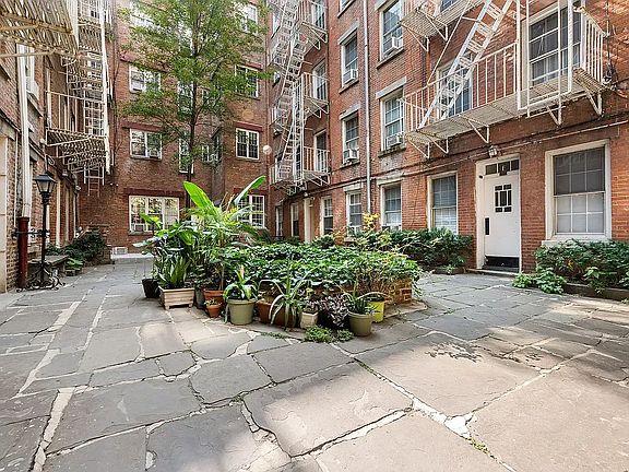 5th image of 224 Sullivan St APT B51