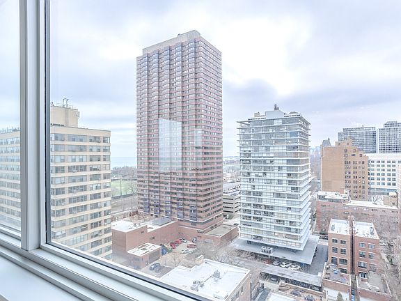4th image of 336 W Wellington Ave APT 1805