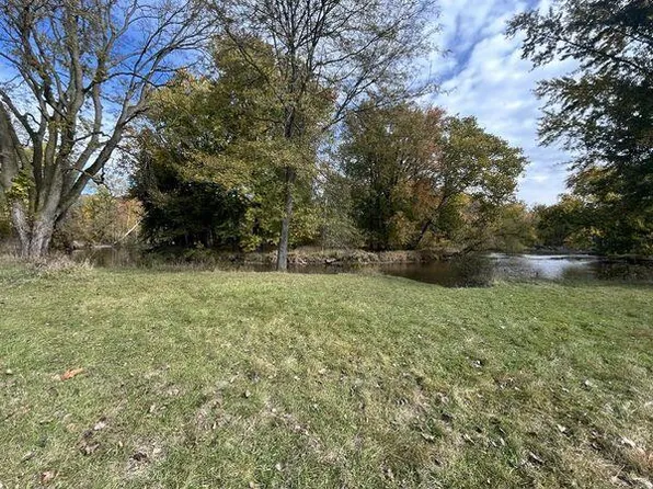 1031 E Railroad St, Hastings, MI 49058