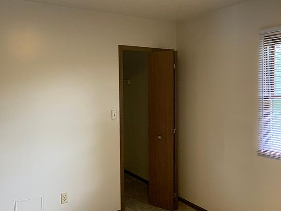 5th image of 969 N Huntington St #6