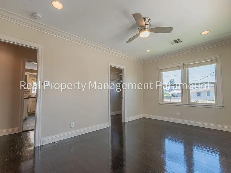 1925 South Harcourt Avenue, — Photo 18