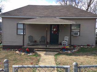 232 2nd St, Norfork, AR 72658