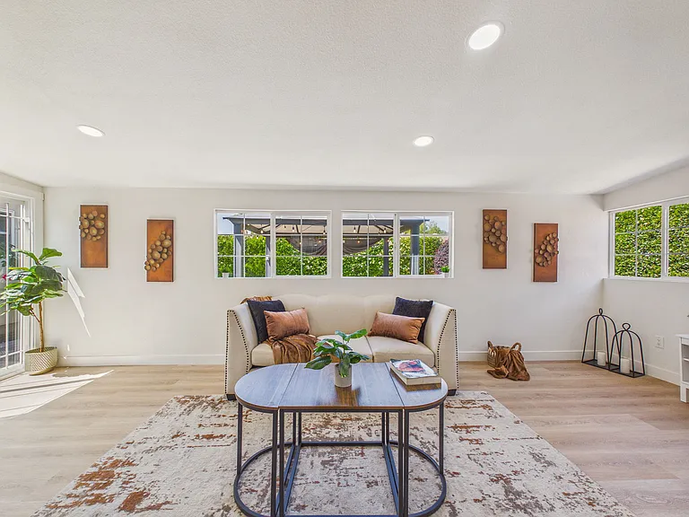 7425 Brighton Dr — Photo 38