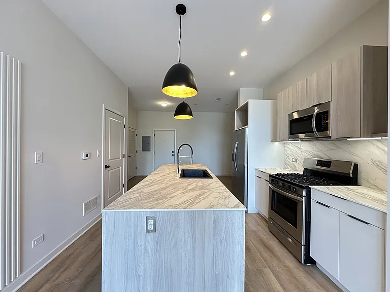 6340 W Belmont Ave #302 — Photo 2