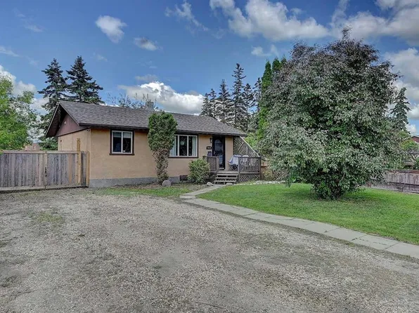 9624 E Hillcrest Dr, Grande Prairie, AB T8V 1A8