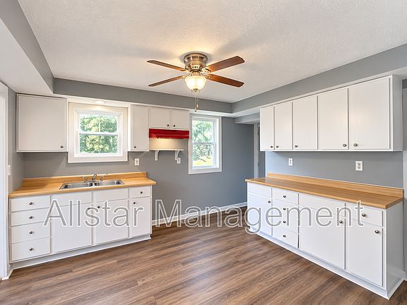 3rd image of 425 Fulton Rd NW
