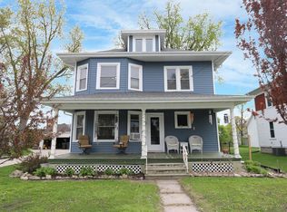 829 Center Ave, Oostburg, WI 53070