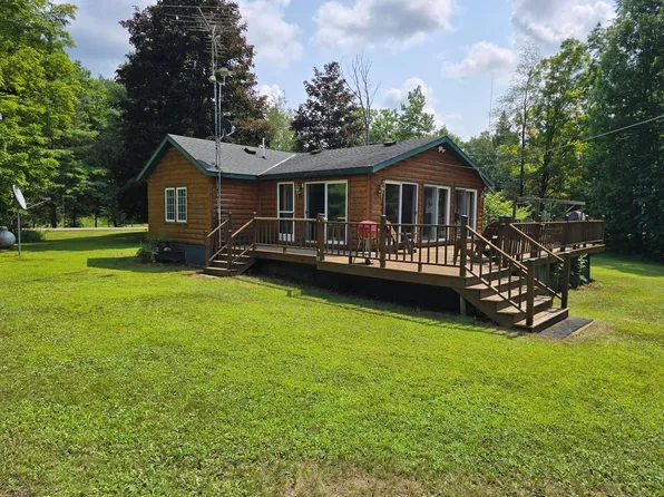 N2814 Doemel Ct, White Lake, WI 54491