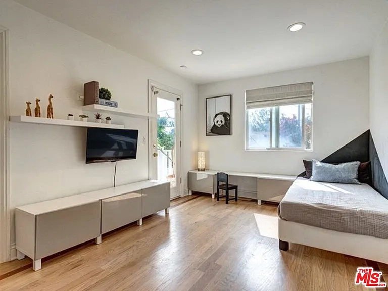 7908 W 81st St — Photo 24