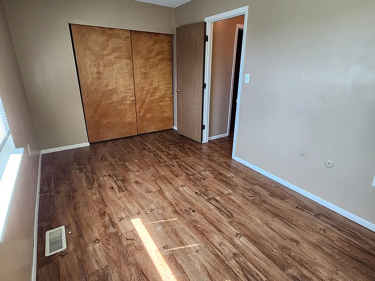 1310 E North St #1 — Photo 3