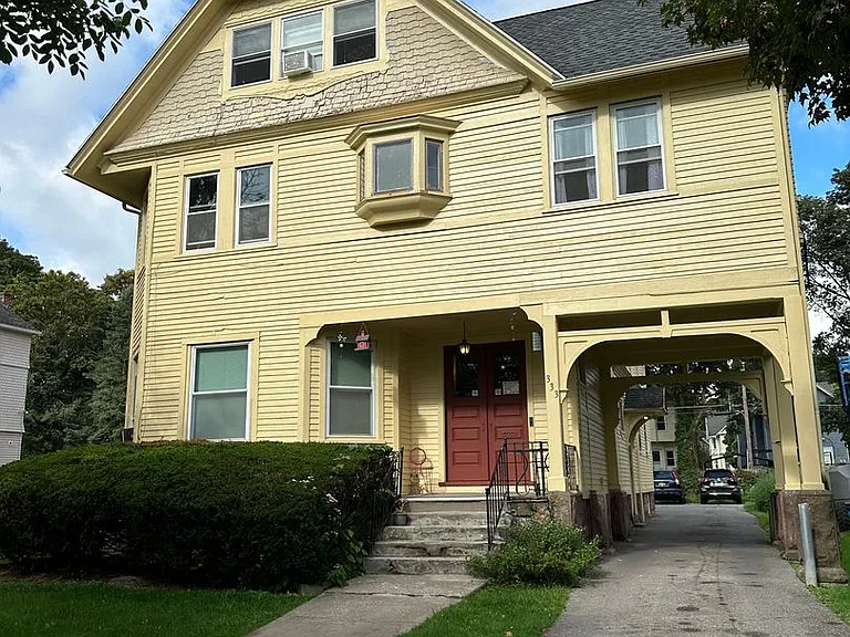 333 Oxford St — Photo 1