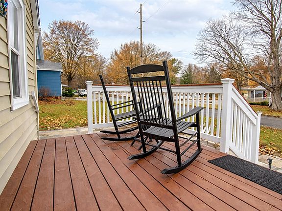 4th image of 1133 Prairie St