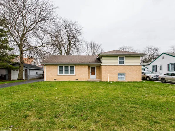309 E South St, Peotone, IL 60468