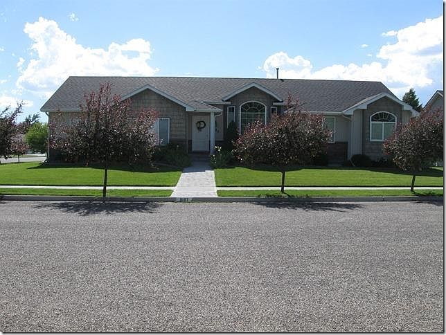 1st image of 1687 Sunny Pine Way