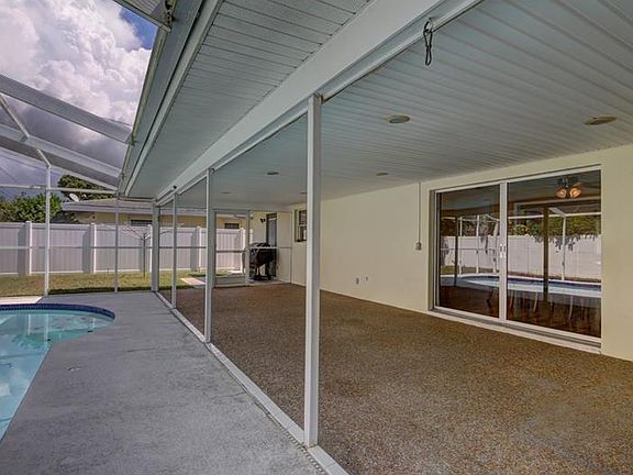 4th image of 3723 Shady Bluffs Dr