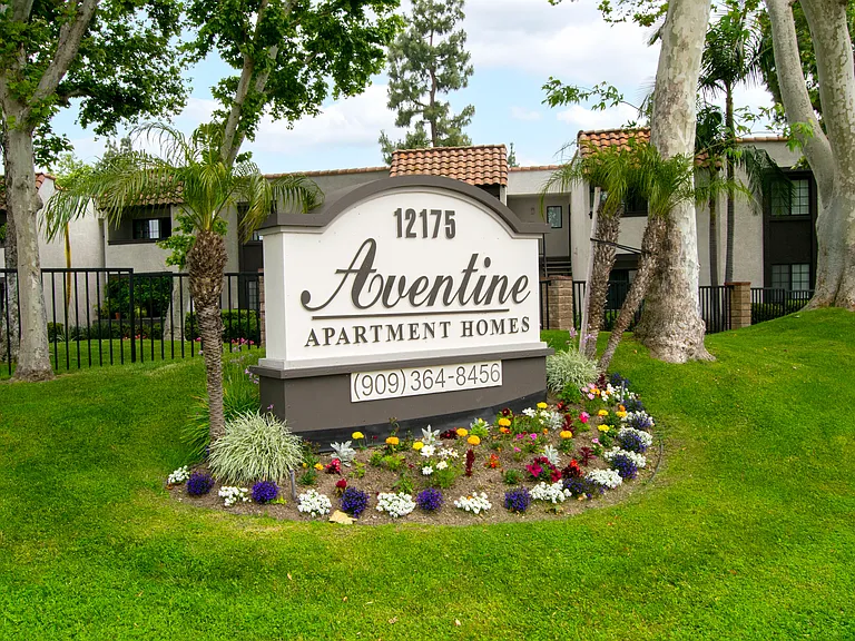 Aventine Apartment Homes — Photo 29
