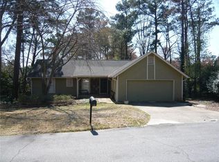 110 Laurel Cir, Roswell, GA 30076