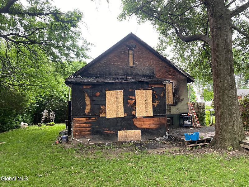 4th image of 1517 Avenue A
