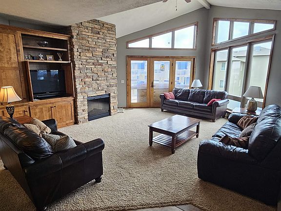 3rd image of 425 240th Ave #400