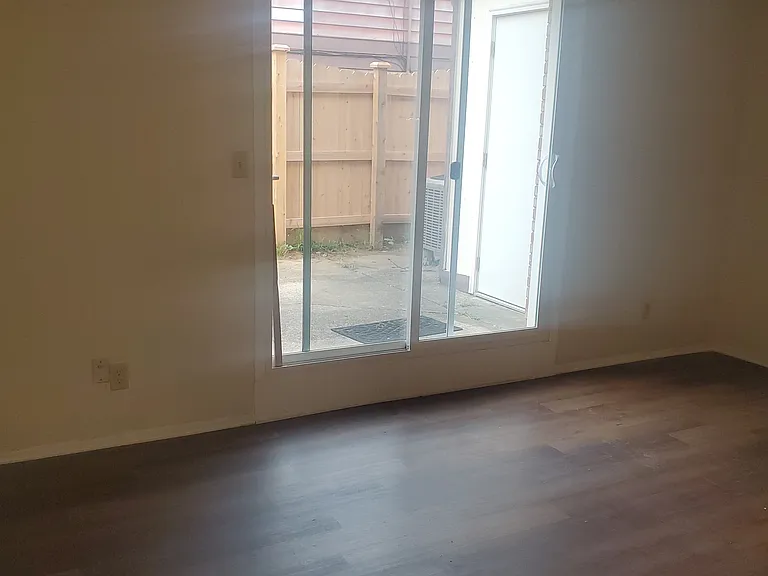 1425 Villa Ct #4 — Photo 12