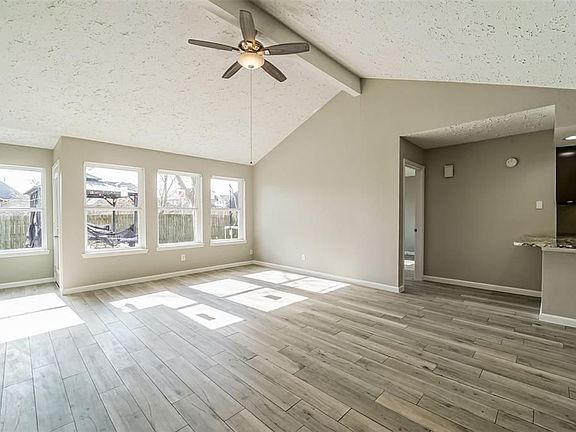5th image of 2921 Ocean Way
