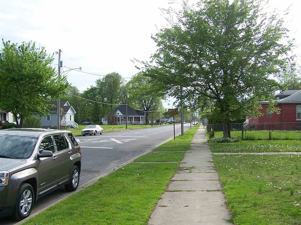 2nd image of 905 Martin Luther King Jr Dr