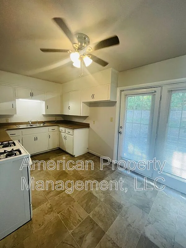 3 bed, 1.0 bath, 1236 sqft, $1,150 — Photo 3
