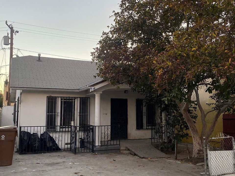 1st image of 1437 N Carmelita Ave
