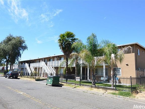 2nd image of 570 Maple St