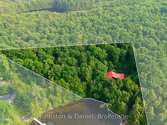 3rd image of 186 Blackstone Lake Rd
