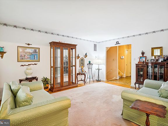3rd image of 14411 Bauer Dr